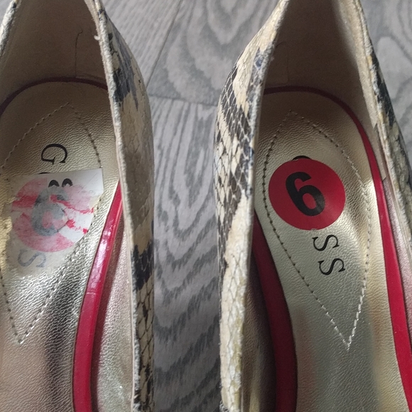 Beautiful shoes by Guess 🌷🌷🌷 - Picture 6 of 12